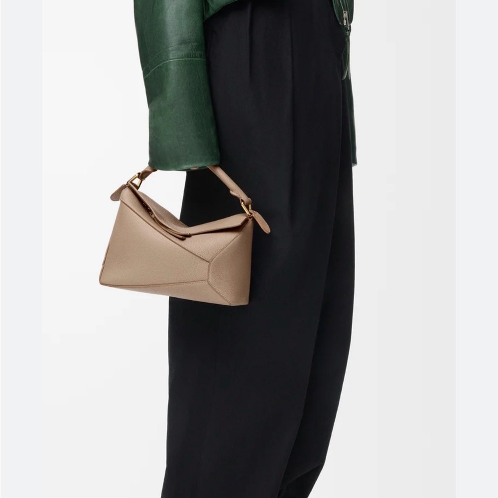NWT/LOEWE TAUPE LARGE GENUINE LEATHER PUZZLE BAG